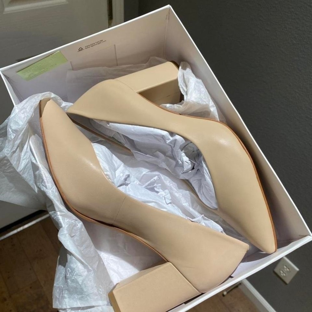 1.State cream leatherβ pumps, Size US 9